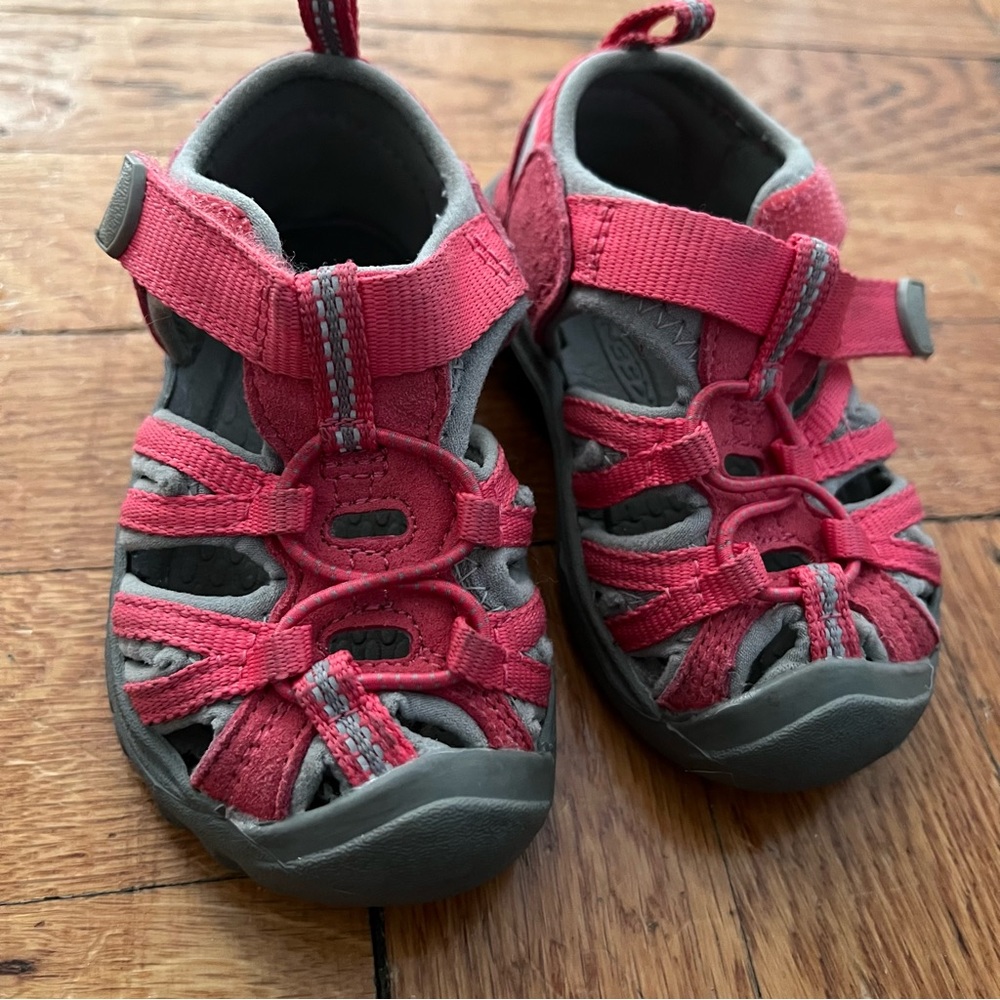 KEEN hot pink baby whisper sandals size US 5 / EU 20/21